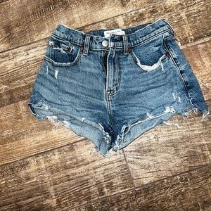 Abercrombie and Fitch Curve Love Midrise Mom Short size 26